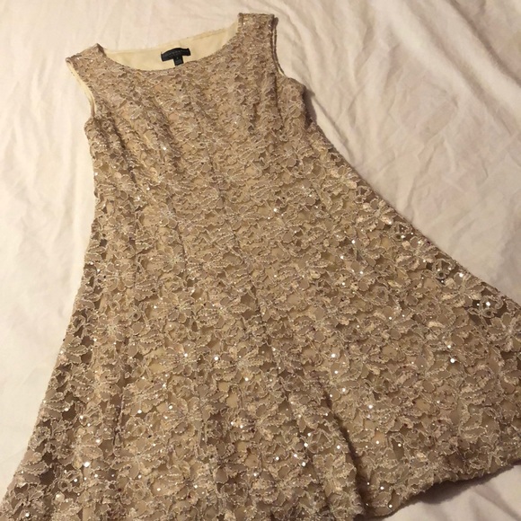 Metallic Lace Dress - Picture 4 of 7